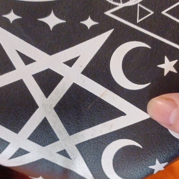 KILLSTAR OCCULT GRAPHIC PENTAGRAM HANDEL HARDWARE KISSLOCK CROSSBODY/SHOULDER - Picture 4 of 16